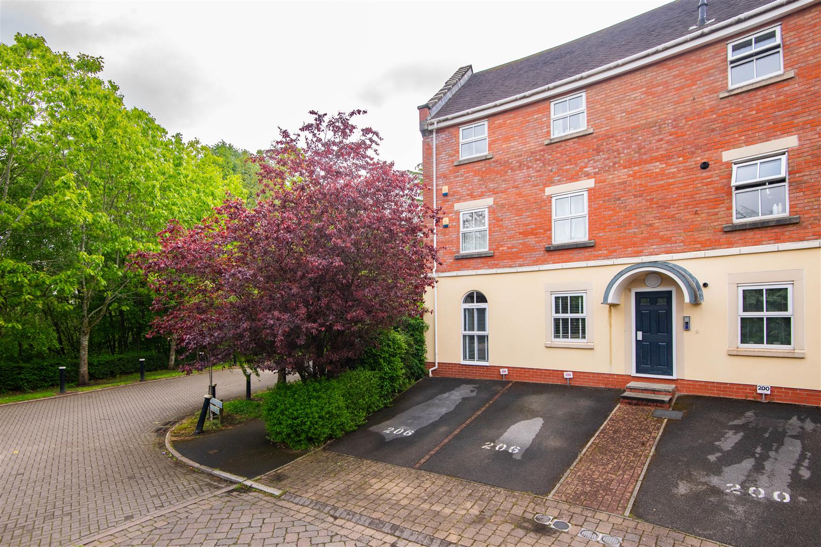 2 bed property in Holland House Road, Preston